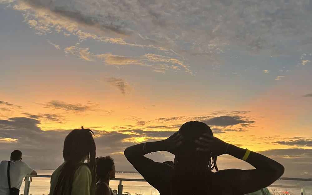 Público no pôr do sol do Terraço do Cine Glauber Rocha